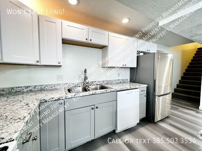 Building Photo - 3 Bedroom/2 Bath Garden Level Apartment in...