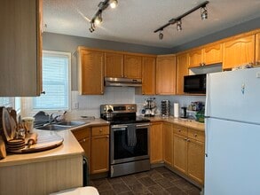 Building Photo - 16 Covington Crt NE