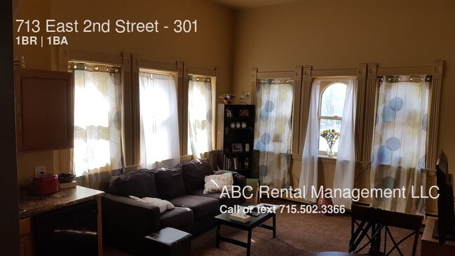 Foto del edificio - 713 E 2nd St