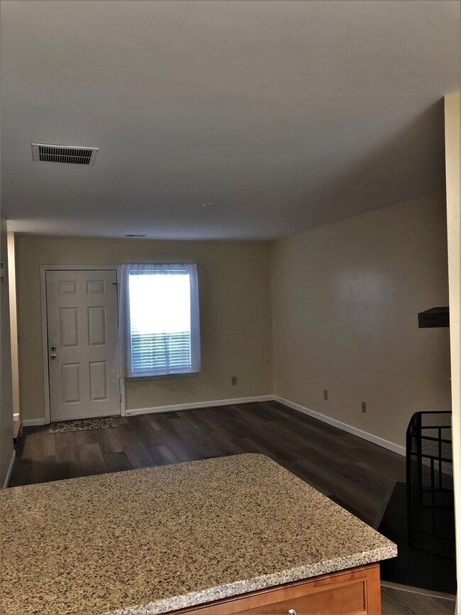 Building Photo - 122 Marlowe Ct