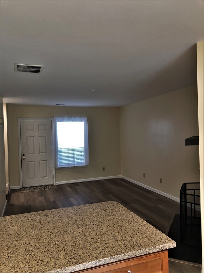 Foto del edificio - 122 Marlowe Ct