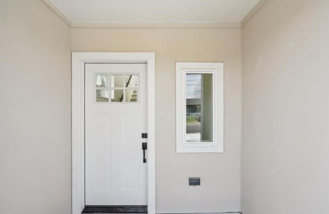 Building Photo - 6628 52nd Ave W