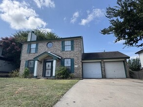 Building Photo - 2902 Bluejay Dr