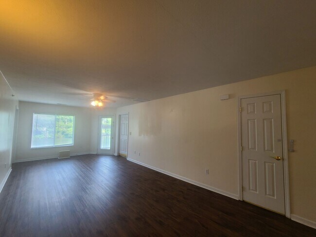 Foto del edificio - 4 Bedroom, 4 Bath in Star City - SHORT TERM LEASE, Now to 7/24/26