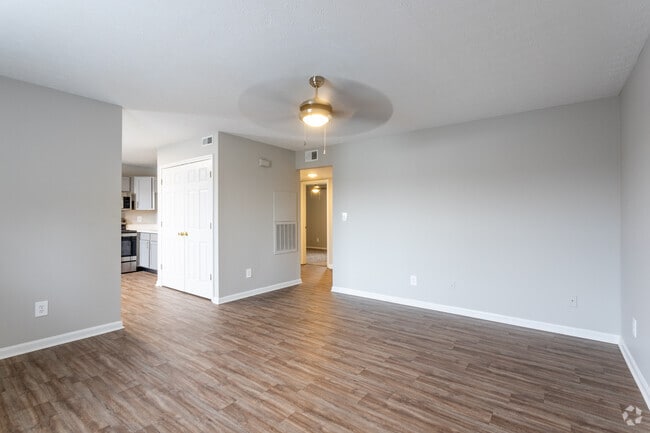 2HAB, 2BA - 1,000 ft² - Sala de estar - z-120125-Elevation Stonestreet