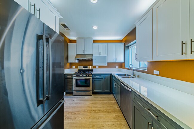 Building Photo - 4446 Ocean View Blvd