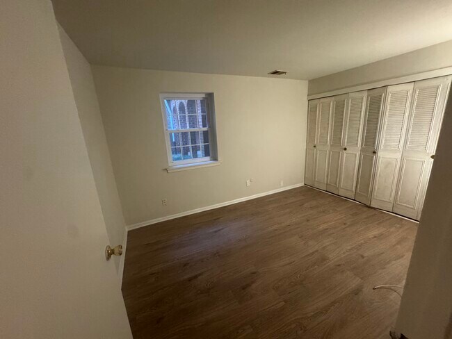 Foto del edificio - 4000 Gypsy Ln