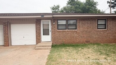 Building Photo - 2113 S Loop 289