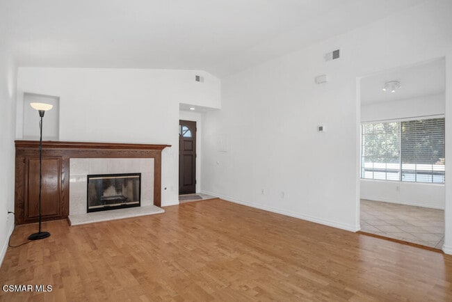 Building Photo - 5532 Las Virgenes Rd