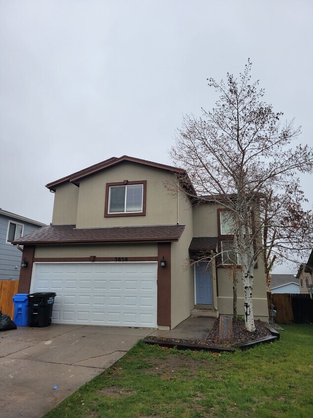 Front view - 5050 Rushford Pl