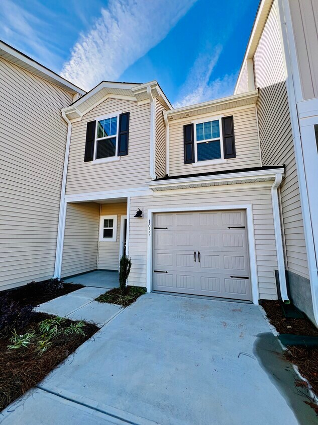 Primary Photo - 1033 Plumcrest Dr