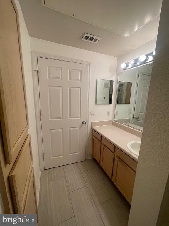 Foto del edificio - 1530 Spring Gate Dr.