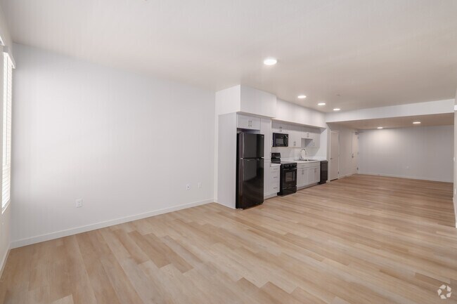 4 habitaciones, 2 baños - 1400 pies cuadrados - Comedor/Cocina - Symphony at Del Sur