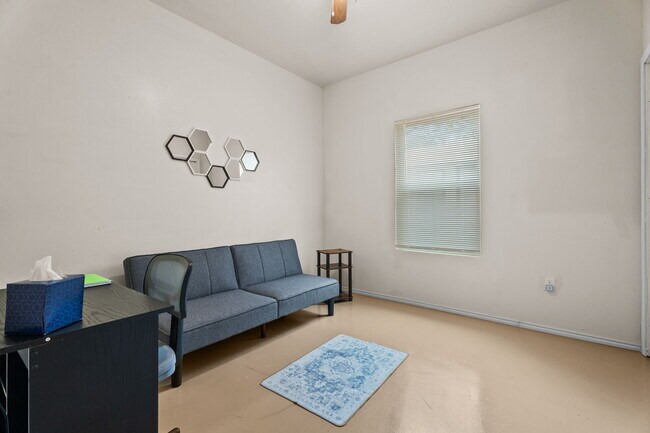 Foto del edificio - 3115 N Grand Ave
