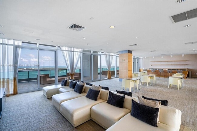 Building Photo - 1331 Brickell Bay Dr