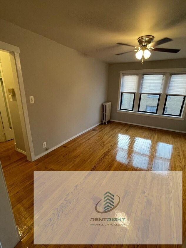 Foto principal - 4015 W Melrose St