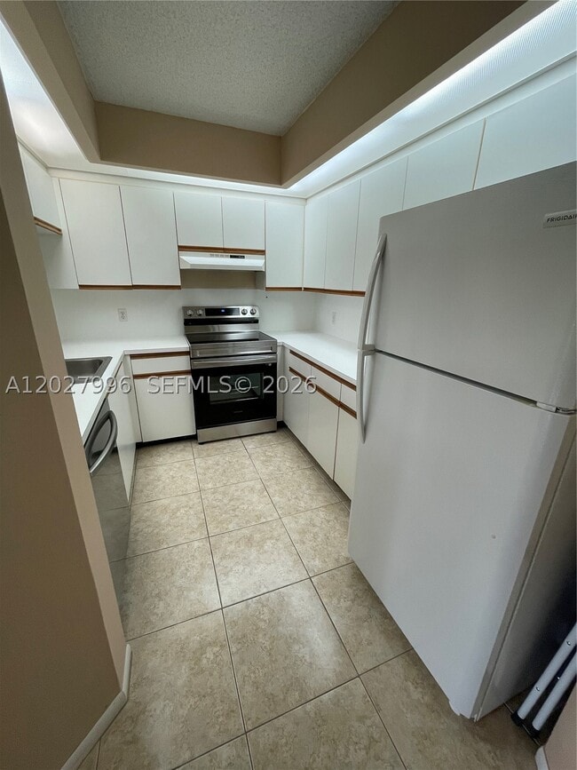 Building Photo - 12800 SW 7th Ct