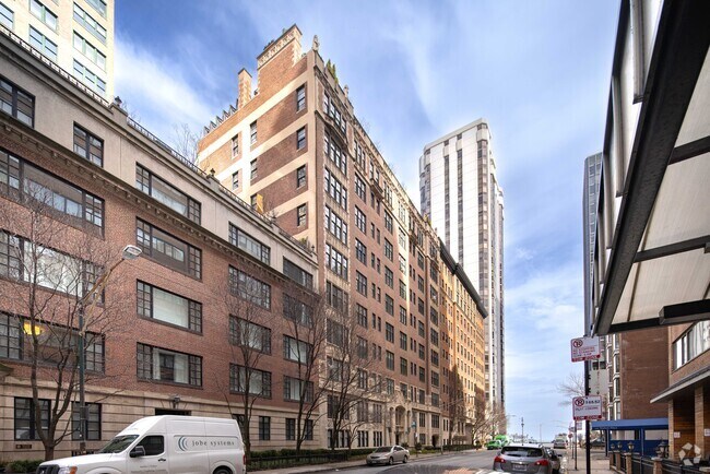 Building Photo - 220-232 E Walton Plz