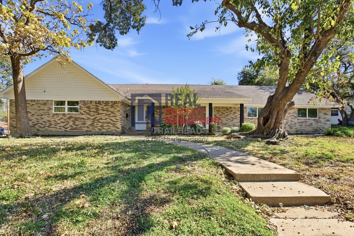 Spacious Modern 5 Bed / 2.5 Bath + 1 Bed / 1 Bath ADU in Wedgwood - Spacious Modern 5 Bed / 2.5 Bath + 1 Bed /...