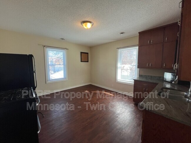 Building Photo - 1181 Ross Ave