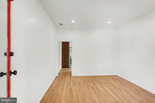 Foto del edificio - 3033 Barclay St