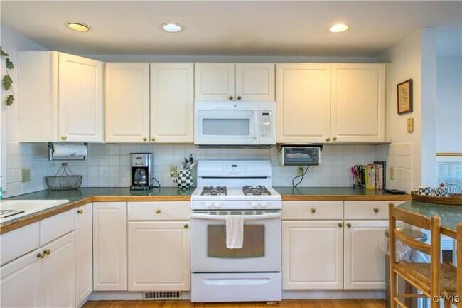 Foto del edificio - 1258 Greenfield Ln