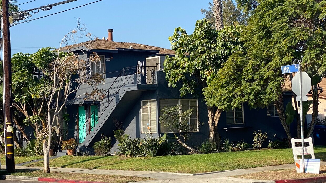 Primary Photo - 10505 Tabor St