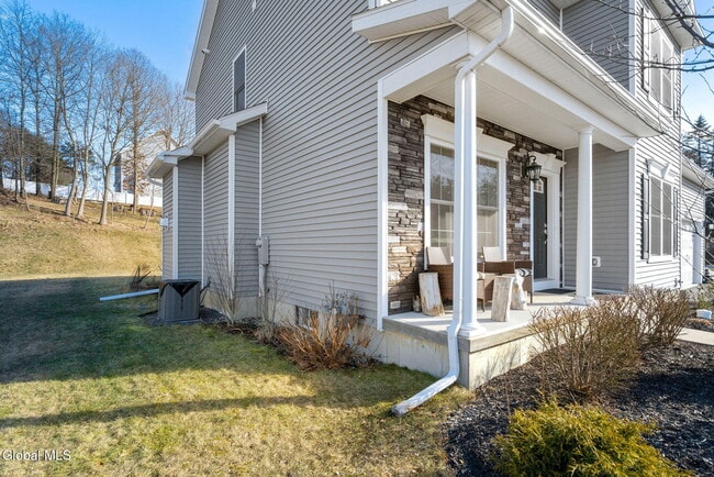 Foto del edificio - 2 Birch Ct