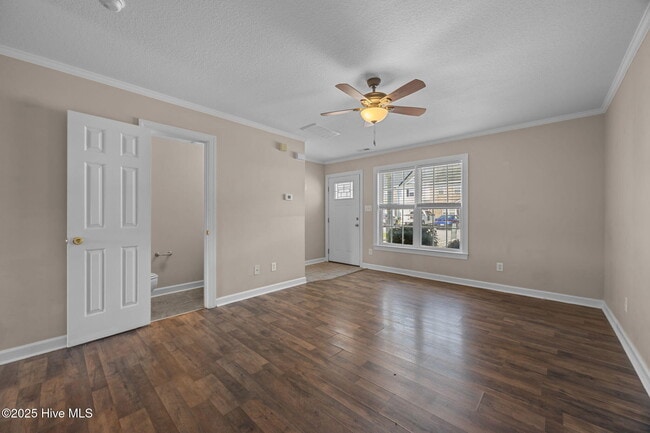 Building Photo - 911 Springwood Dr