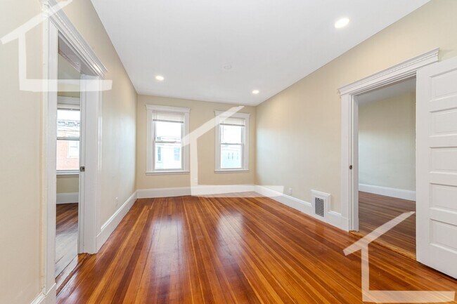 Building Photo - All New Unit. Pets Friendly, Yard, Parking...