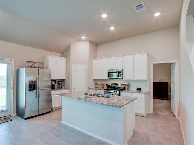 Foto del edificio - 515 High Holly Cir