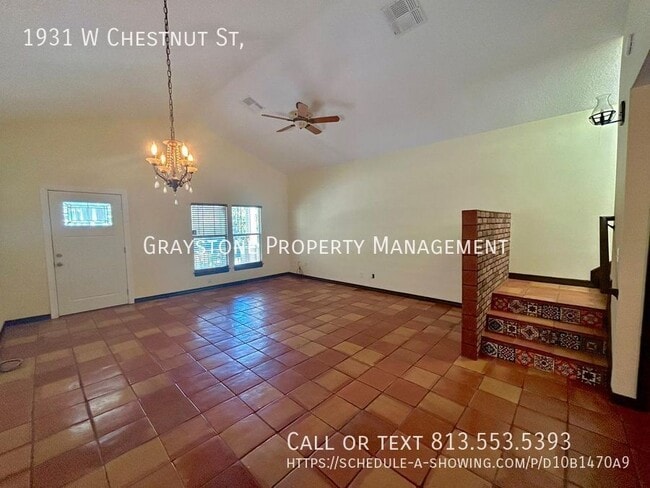 Photo - 1931 W Chestnut St House