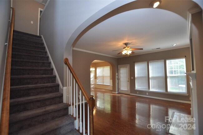 Building Photo - 10122 Old Carolina Dr