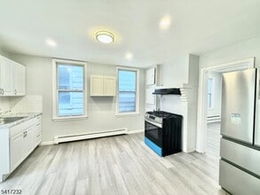 Building Photo - 46 Hawkins St