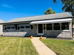 Building Photo - 4123 Tesson St