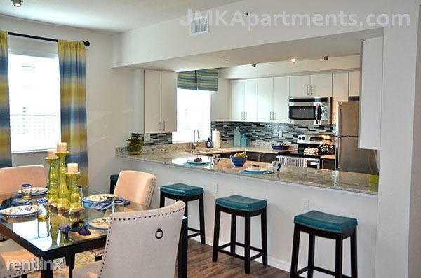 Building Photo - 2 br, 2.5 bath Townhome - 4901 PGA Blvd.