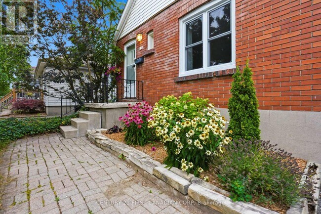 Photo du bâtiment - 110 Emery St E