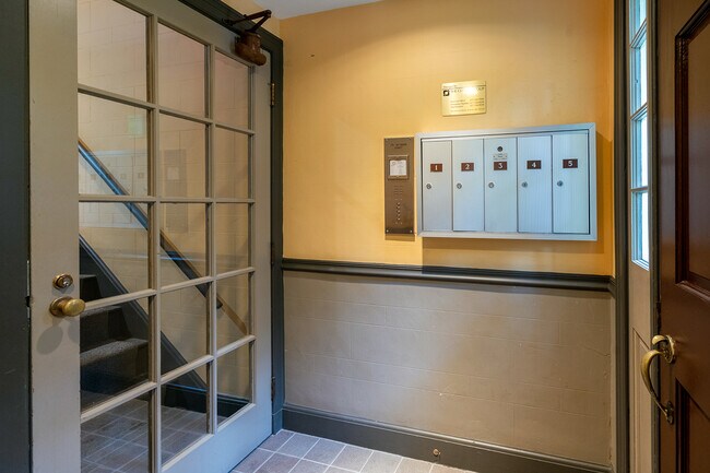 Foto del edificio - 59-75 Wyman Street