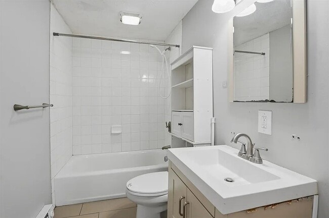 Building Photo - 31 Aetna St