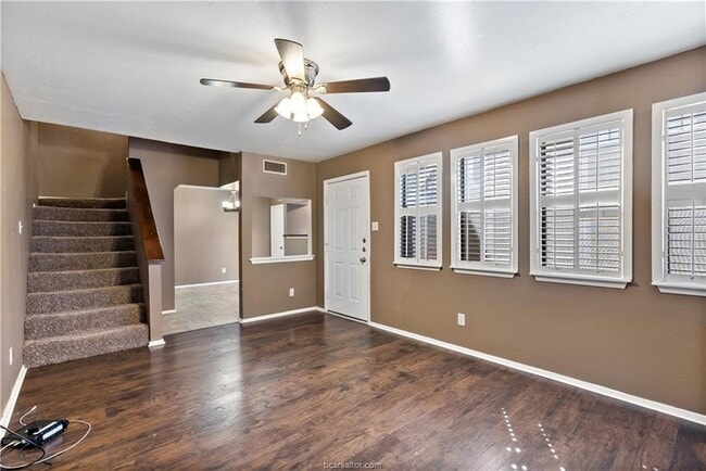 Building Photo - 2101 Barak Ln