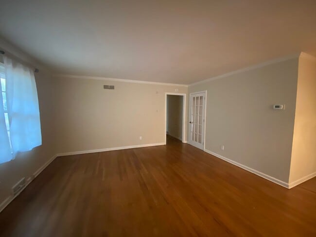 Building Photo - Great location East Memphis 3 bedroom 2 ba...