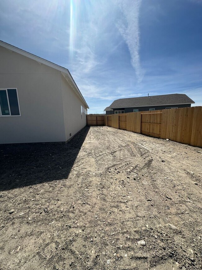 Building Photo - 4 Bedroom Home in Fernley, NV