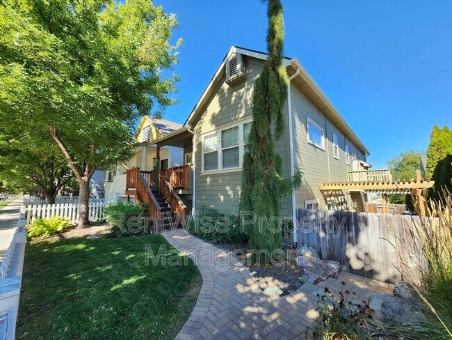Building Photo - 318 W Highland St