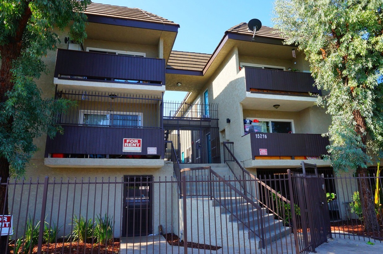 Building Photo - 15216 Nordhoff St
