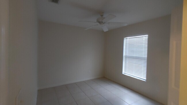 Building Photo - 2311 SE Charleston Dr