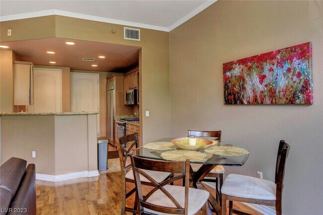 Building Photo - 2260 Village Walk Dr