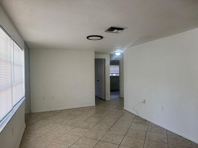 Foto del edificio - 7226 San Salvadore Dr