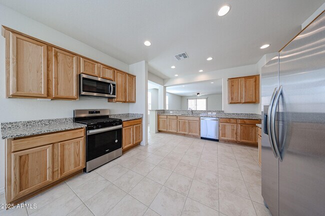 Building Photo - 7160 W Bent Tree Dr