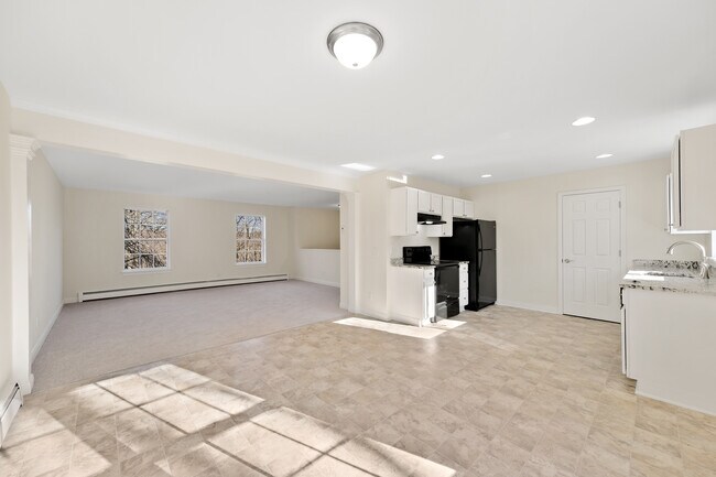 Building Photo - 63 Brewer Rd