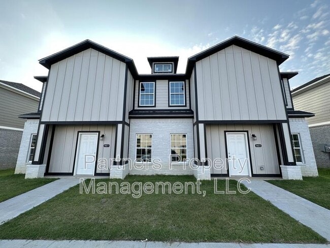 Photo - 940 S Amarillo Ave Townhome